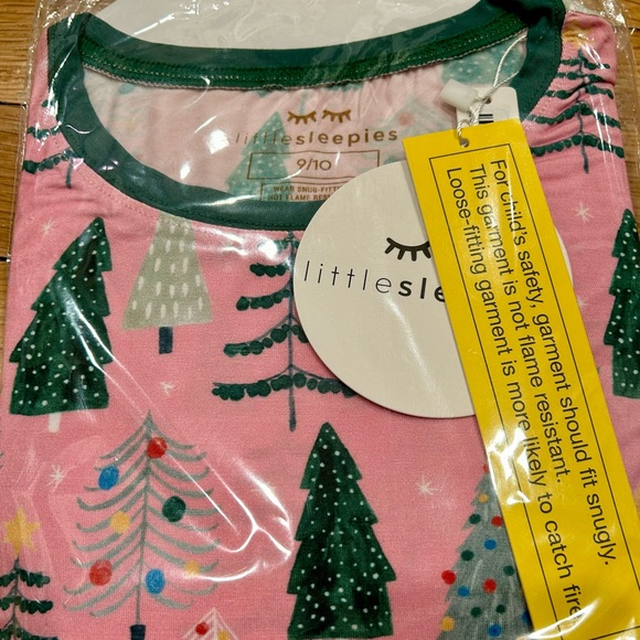 NWT Little Sleepies Pink Christmas Trees PJ Set 5/6 - Picture 1 of 4